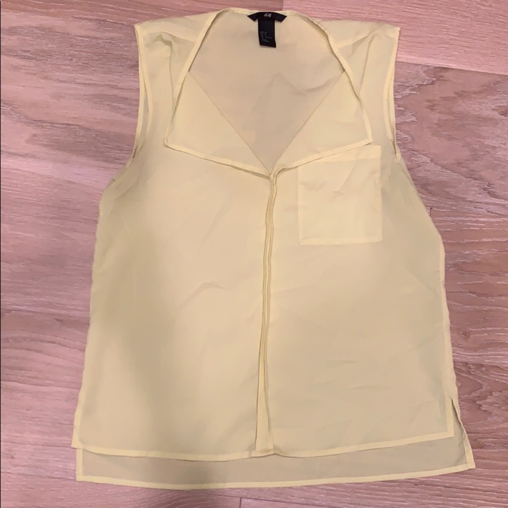 Sleeveless blouse